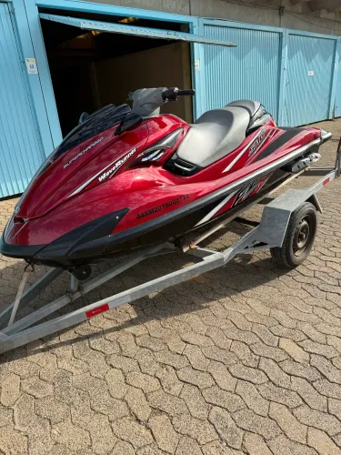 et Ski Yamaha FZR TURBO 1.8 SHO, ano 2010, cor vermelha vibrante.