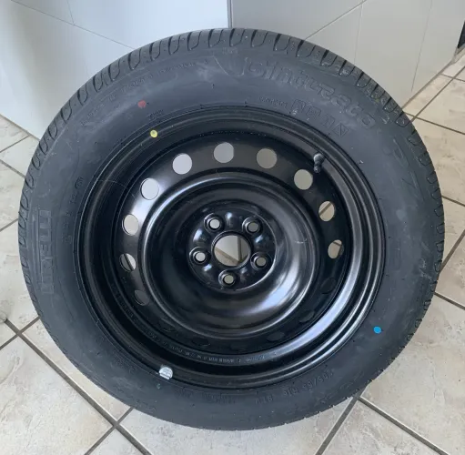 Vendo estepe (pneu suporte) completo do corolla e outros carros 