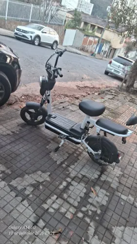 Vendo moto elétrica super conservada e nova por 4000 reais