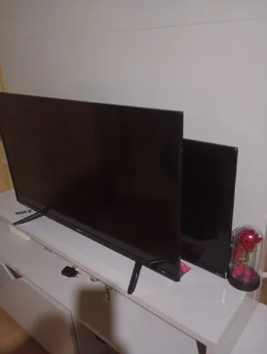 300$ duas tv 42 pl e uma 32 pl com defeito