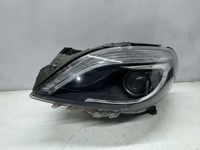 Farol Esquerdo Mercedes B200 2014 2015 Completo