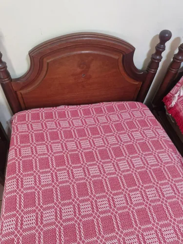Vendo 2 Camas de Solteiro