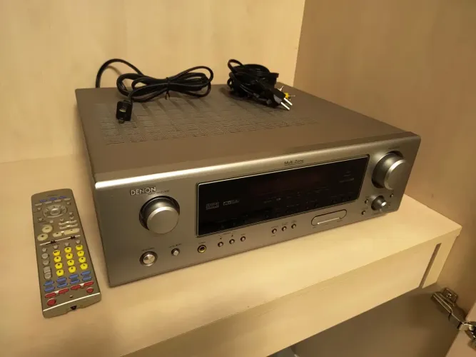 Receiver Denon AVR 686 com controle
