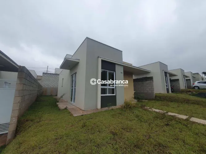 Casa térrea à venda com 3 quartos sendo 1 suíte na zona leste de Sorocaba