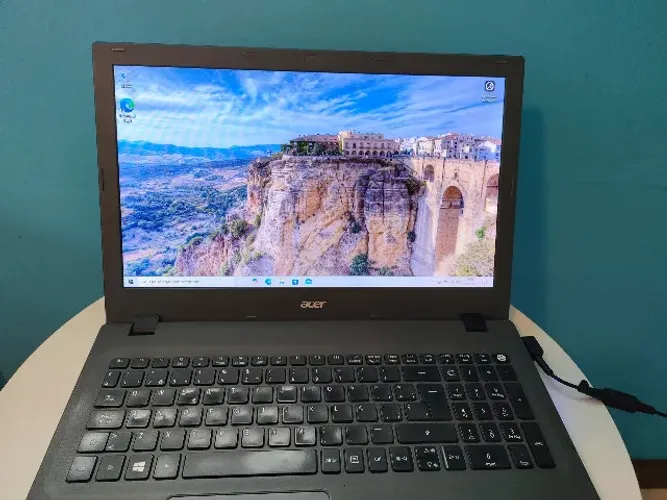 Acer Aspire E5 | Core i5 | 16GB RAM | SSD 256GB + HD 1TB | VIDEO NVIDIA 2GB | Tela HD