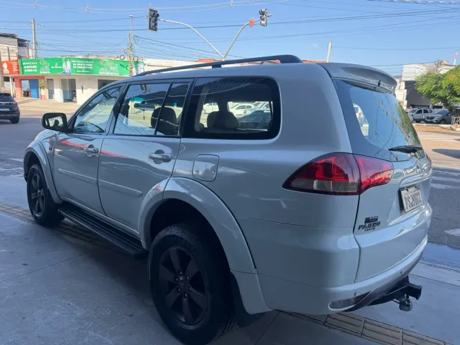 Mitsubishi Pajero HPE 3.2 4X4 T.i. Dies. 5P Aut. 2016