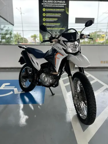 Honda Bros 2024 único dono