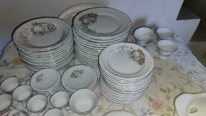 Pratos em porcelana Schmidt