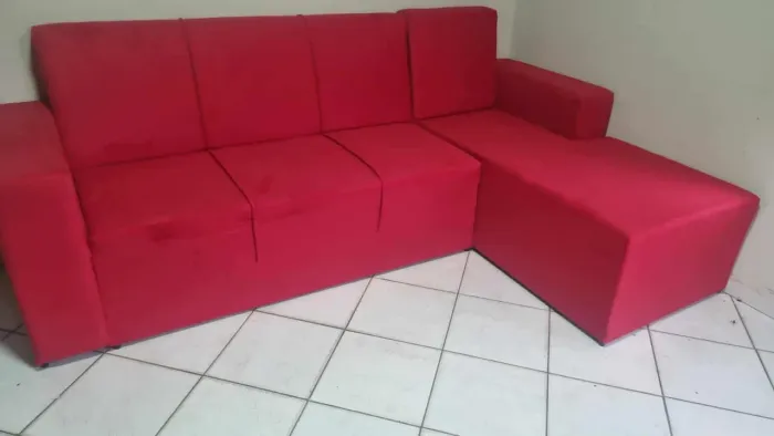 Sofá chaise de três lugares novo na promoção