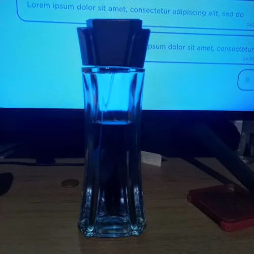 Perfume Linda irresistível / pouco usado