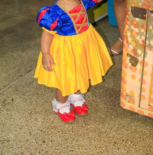 Vestido branca de neve 1 a 2 anos