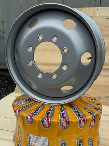 RODA DE AÇO 17.5 8 FUROS PARA F4000 ANTIGA (Abaixo do ano 2000) NOVA