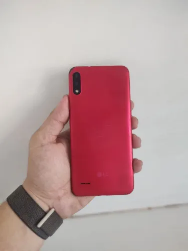 LG K22 