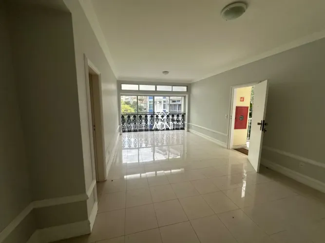 Apartamento para Locação com 3 Dormitórios - Praia do Canto REF: 8517
