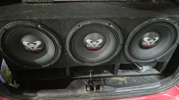 Vendo 3 ultravox de 1500 rms com caixa 1300$
