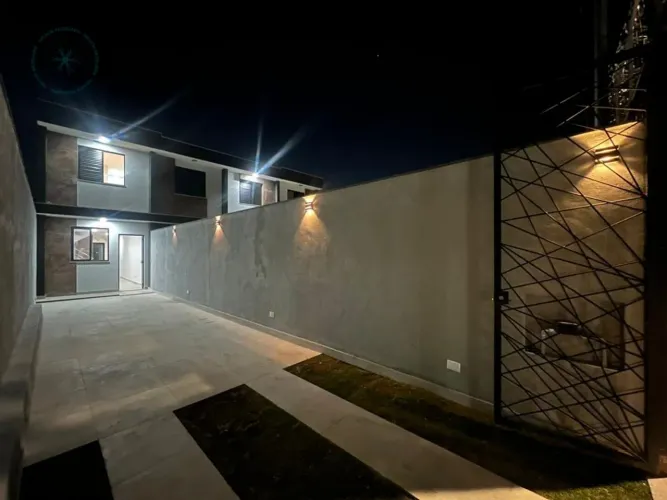 Casa Geminada á venda no bairro Copacabana, Belo Horizonte - MG.