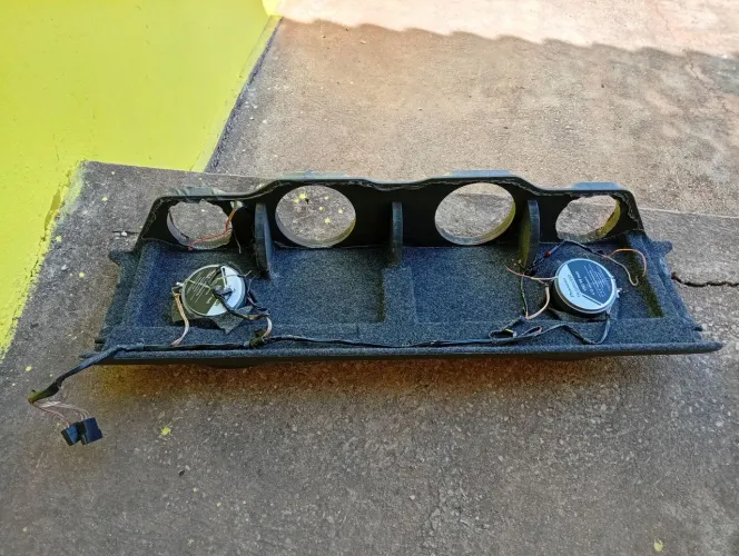 Porta mala com som carro