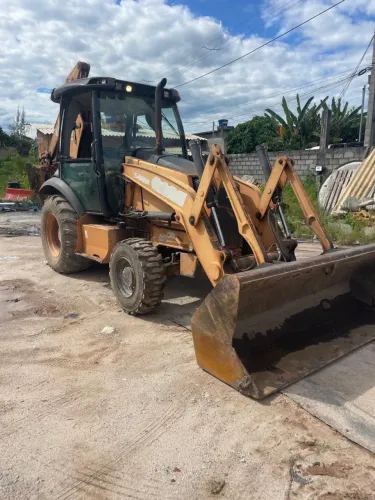 Retro escavadeira CASE 580N 2013