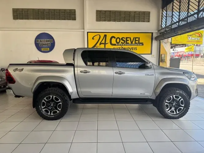 Toyota Hilux CD SRX Plus 4X4 2.8 TDI Die. Aut. 2025