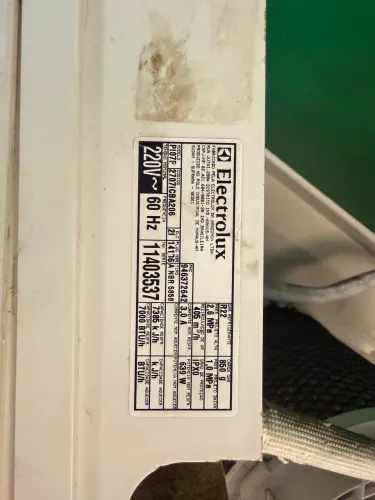 Ar condicionado electrolux 7000 btus PI07F (quebrado)