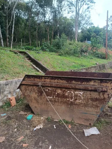 Caçamba estacionária