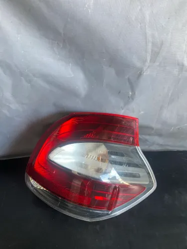 Lanterna fiat mobi original lado direito 
