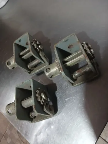 Vende-se catracas de caminhão por R$ 80,00 cada! Aceito ofertas.