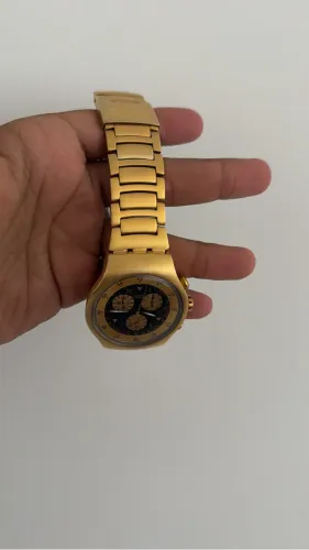 Swatch cara preta pirâmide, 360 ok. Avalio trocas em ouro ou outro Swatch.