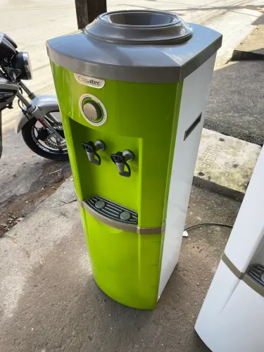 Gela água esmaltec semi novo