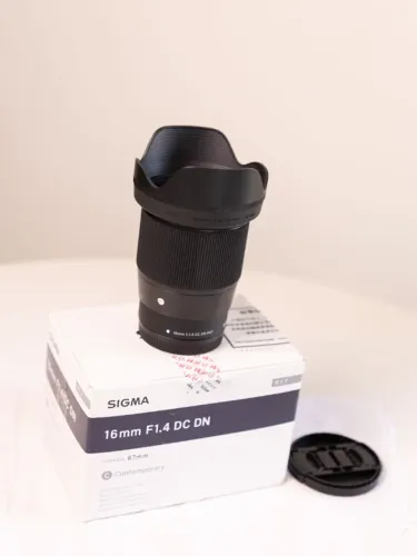Lente Grande Angular Sigma 16mm F/1.4 Dc Dn Canon Ef-m