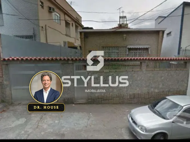 Casa Linear Ampla com 3 Quartos e 4 Vagas em Pilares! M55O