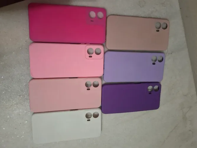 Capas de celular Motorola G35 (Várias cores)