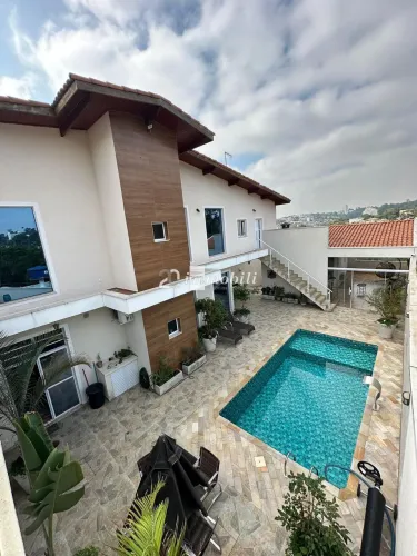 Casa à venda com 3 suítes, piscina e varanda gourmet fora de condomínio!t