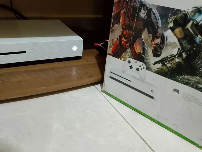 XBOX ONE S 512 GB COM MAIS DE 500 REIAS EM ...