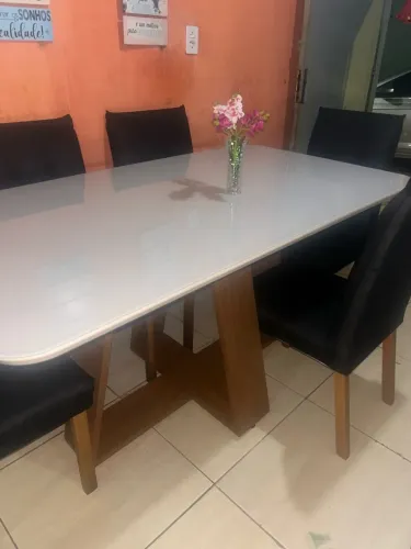 Vendo mesa 6 cadeiras