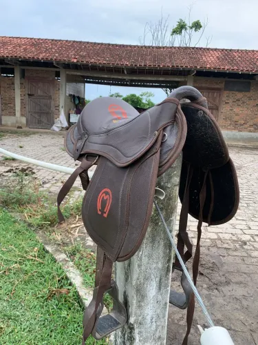 Sela manga larga de arco, fibra, leve e confortável !