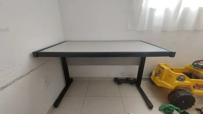 Mesa conservada 120×63cm