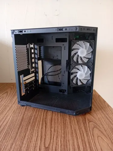 Gabinete Gamer ATX - Usado