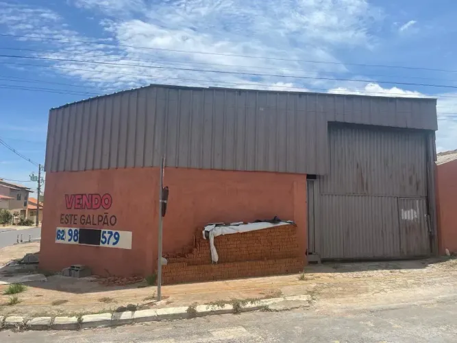 Imóvel para venda possui 235 metros quadrados em Parque Atheneu - Goiânia - GO