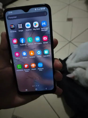 A10S pega tudo tela trincada