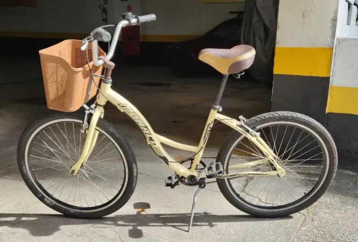 Bicicleta Praiana Aro 26 Alumínio com Cesto - Excelente Estado