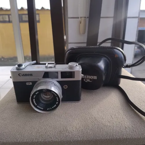 Câmera Canon Canonet QL17 com case