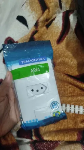 TOMADAS E UMA TOMADA SOBREPOR, NOVA!