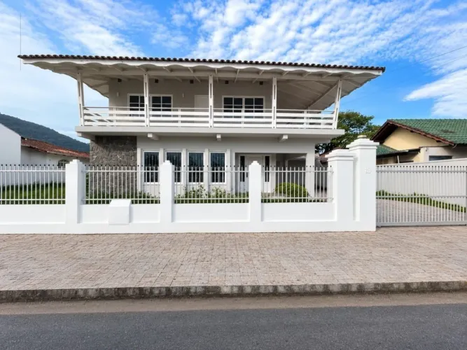 Casa Comercial para alugar por R$ 14000.00, 370.00 m2 - CENTRO - JARAGUA DO SUL/SC