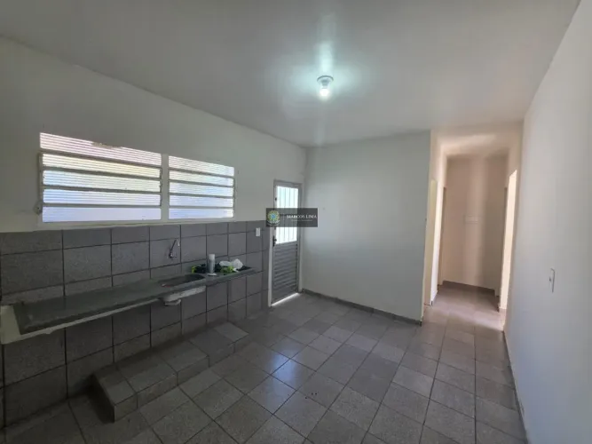 Casa para Locação em Campinas, Jardim Yeda, 2 dormitórios, 1 banheiro, 2 vagas