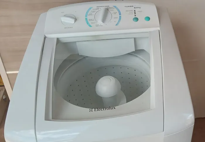 Máquina de lavar roupa Electrolux 9 quilos