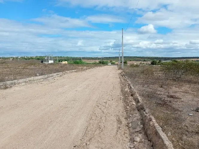 VENDE-SE TERRENO NO BAIRRO PEDRA VELHA