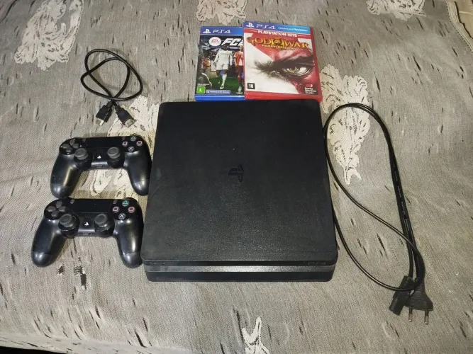 Ps4 slim 1T