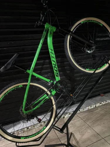 Bicicleta de alumínio aro 29 com 21 velocidade nova de fábrica. 