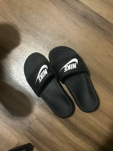 Chinelo nike 37